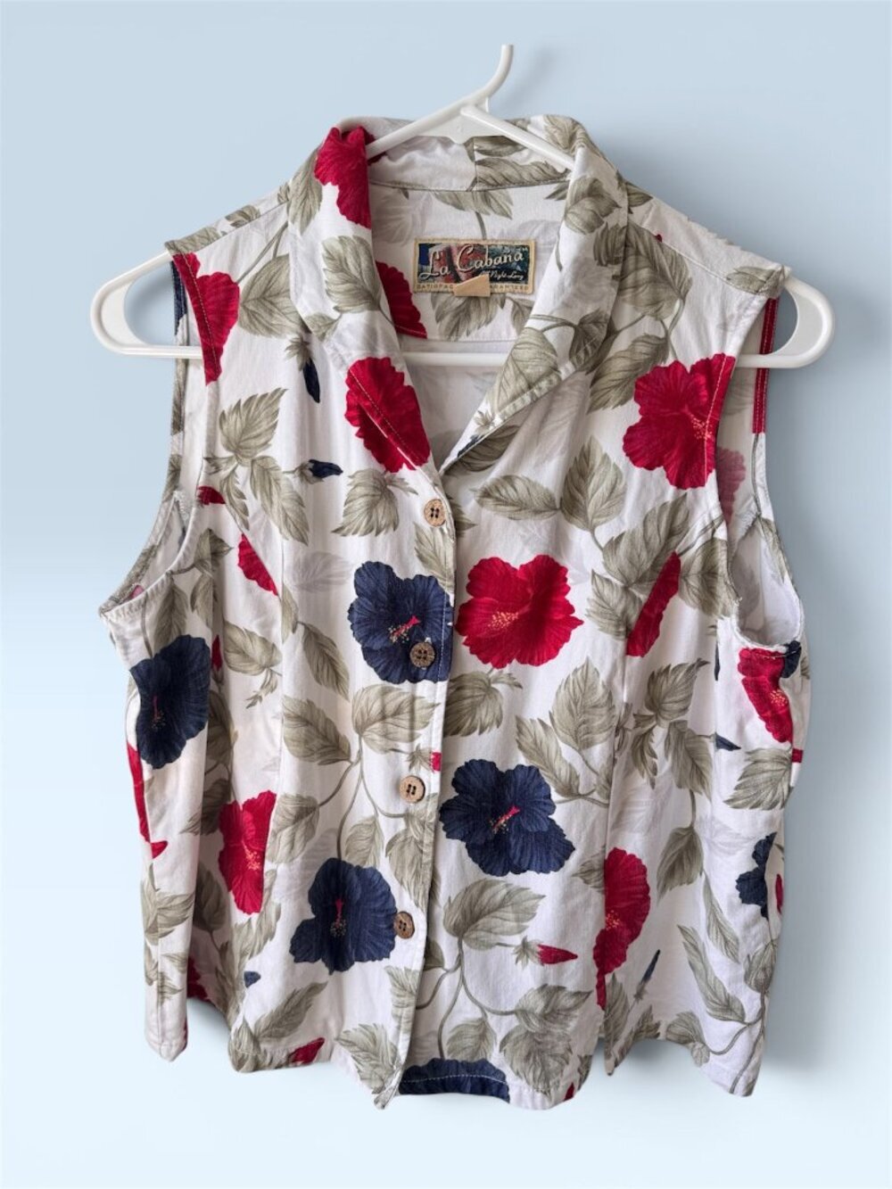 Women's Y2K Hibiscus floral Sleeveless Button Up Blouse in Medium/Large